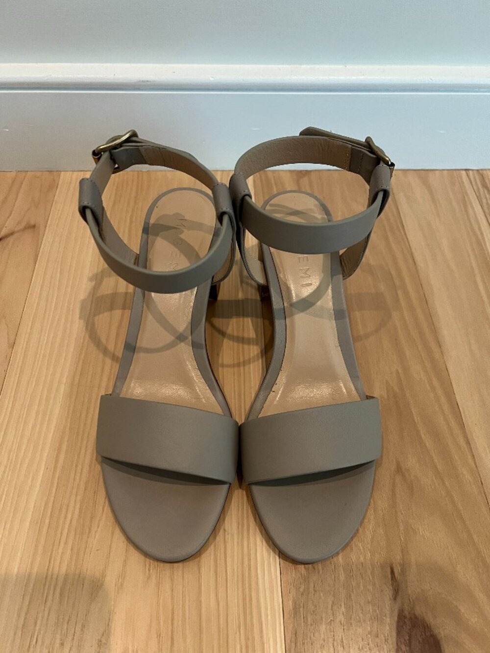 M.Gemi Italian Leather Block Heel Sandals – Light Gray – Women's EU 37.5 /US 7.5